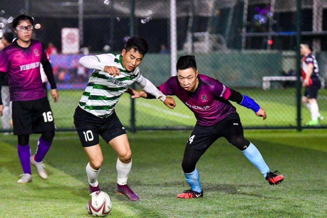 关于赛场上风起云涌，各队实力逐渐暴露，激烈角逐！的信息