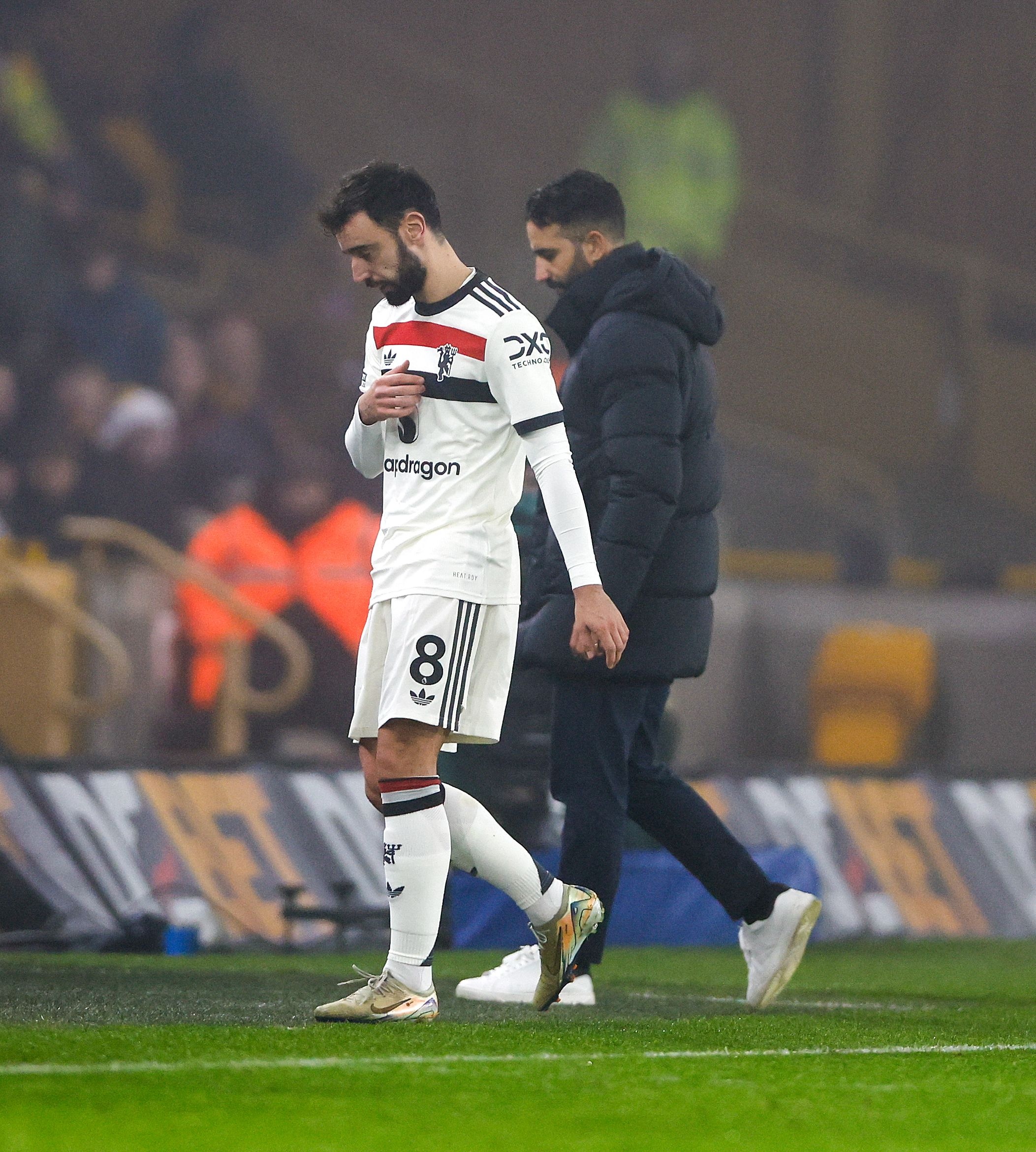 爱游戏网页版-关于曼联主场不敌莱斯特城，遭遇两连败的信息