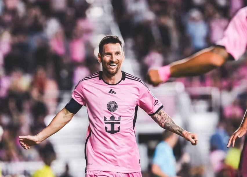 爱游戏登录-包含法国田径选手刷新世界纪录，称霸赛场的词条