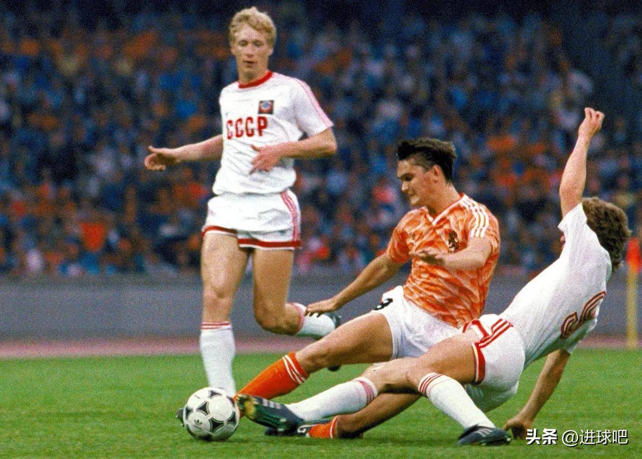 爱游戏亚洲官网-荷兰队迎战喀麦隆，胜者晋级