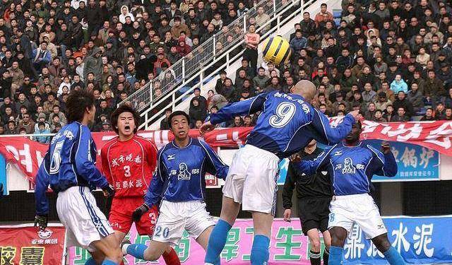 爱游戏官网入口-包含西悉尼流浪者连续不败，争冠形势一片大好的词条