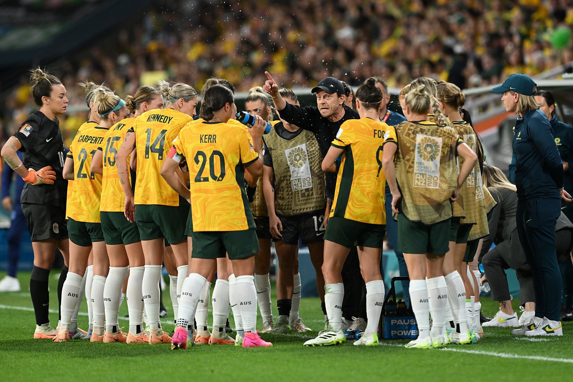 法国女足队长带领球队取得胜利 法国女足队长带领球队取得胜利