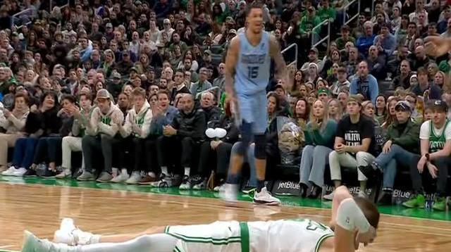 爱游戏官网-凯尔特人主场击败灰熊，豪取四连胜