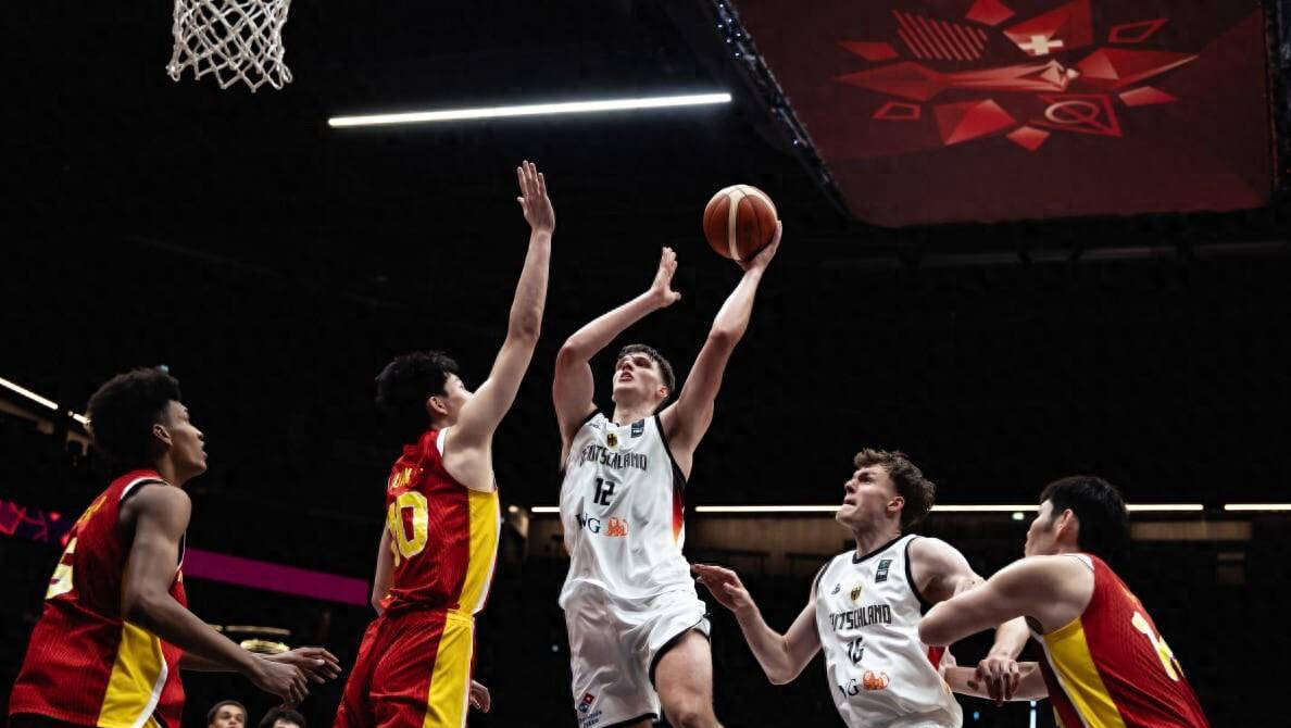 克罗地亚队箭在弦上，掀翻对手夺得胜利