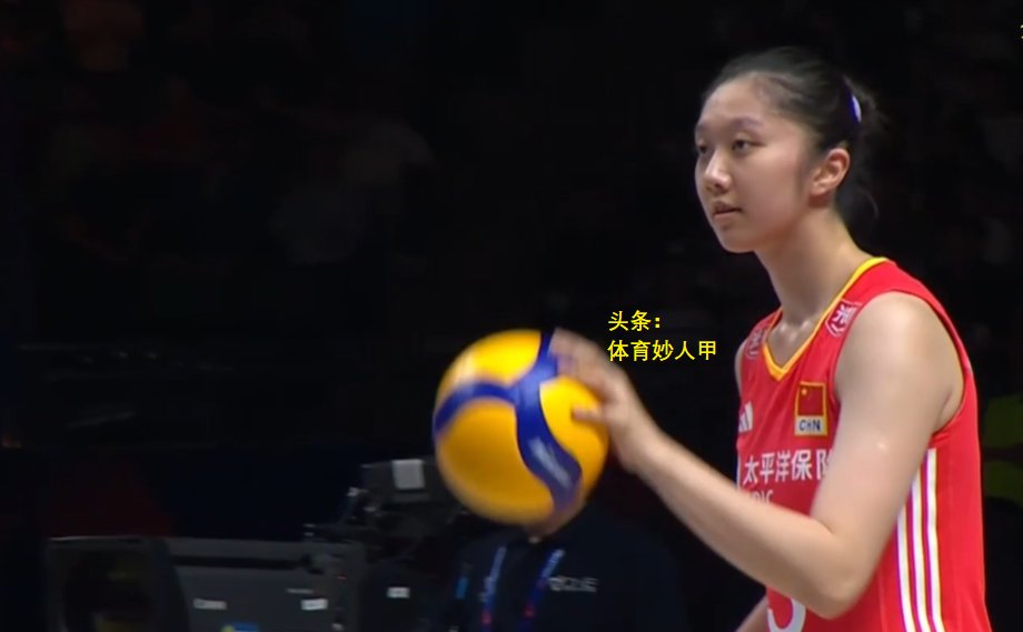 一位年轻球员在比赛中展现出潜力