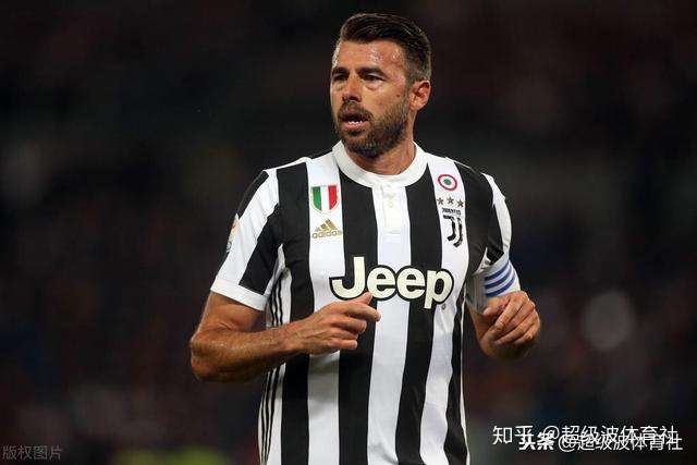 里昂中场大将展现统治力,球队整体实力大增的简单介绍 里昂中场大将展现统治力,球队整体实力大增的简单介绍