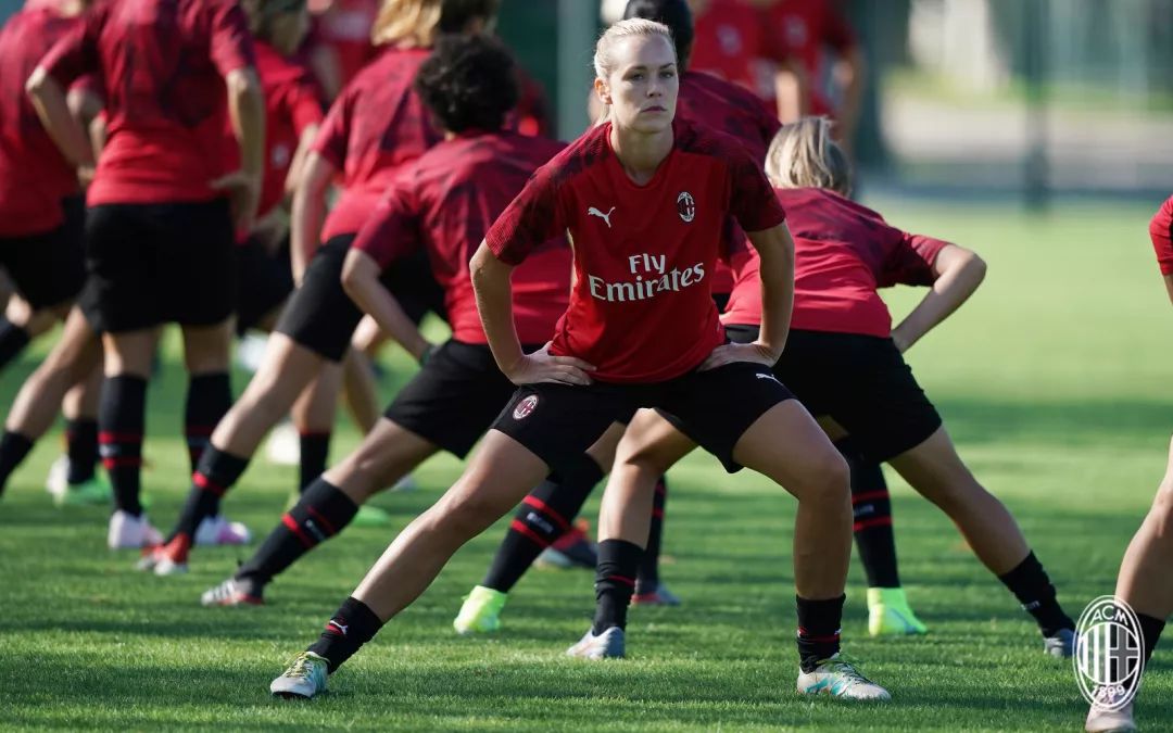 罗马大获全胜，锁定晋级资格的简单介绍