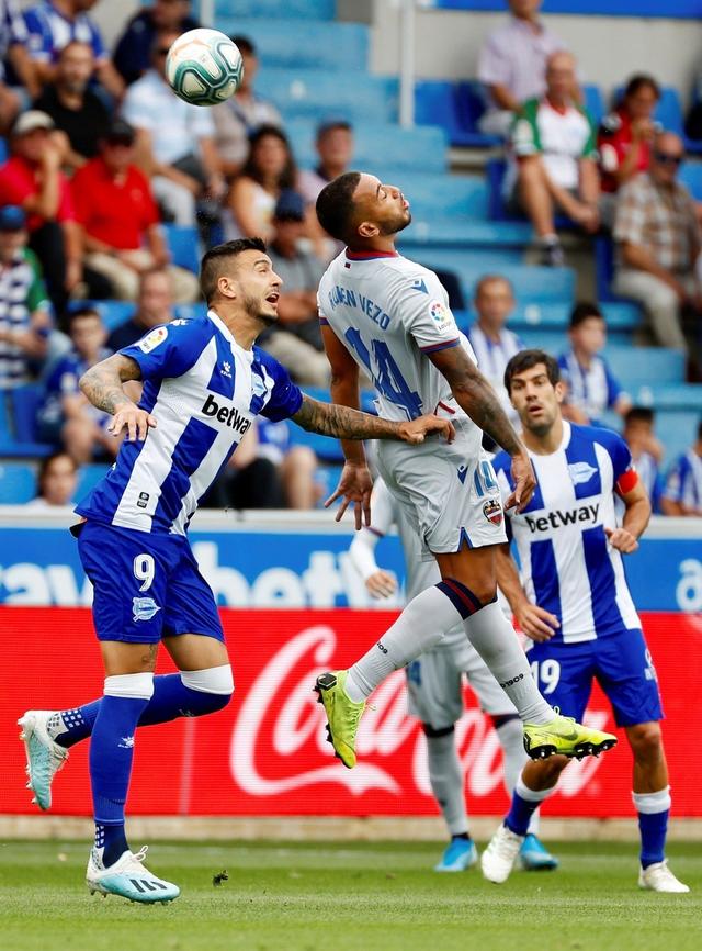 爱游戏app下载-包含莱万特开门红，开场得分取胜的词条