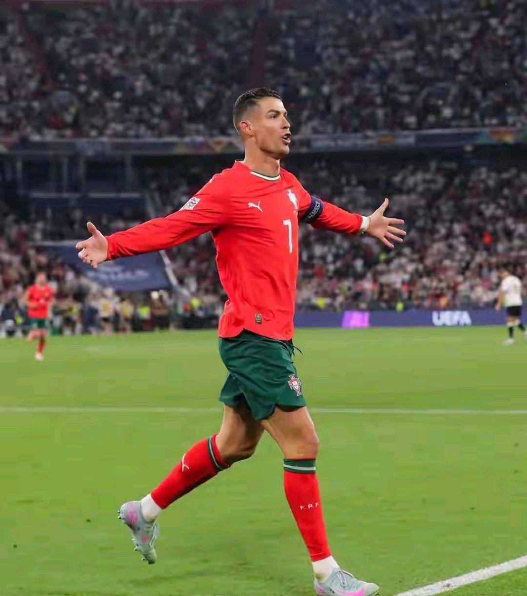 爱游戏网页版入口-葡萄牙队零封对手，成功晋级欧国联半决赛