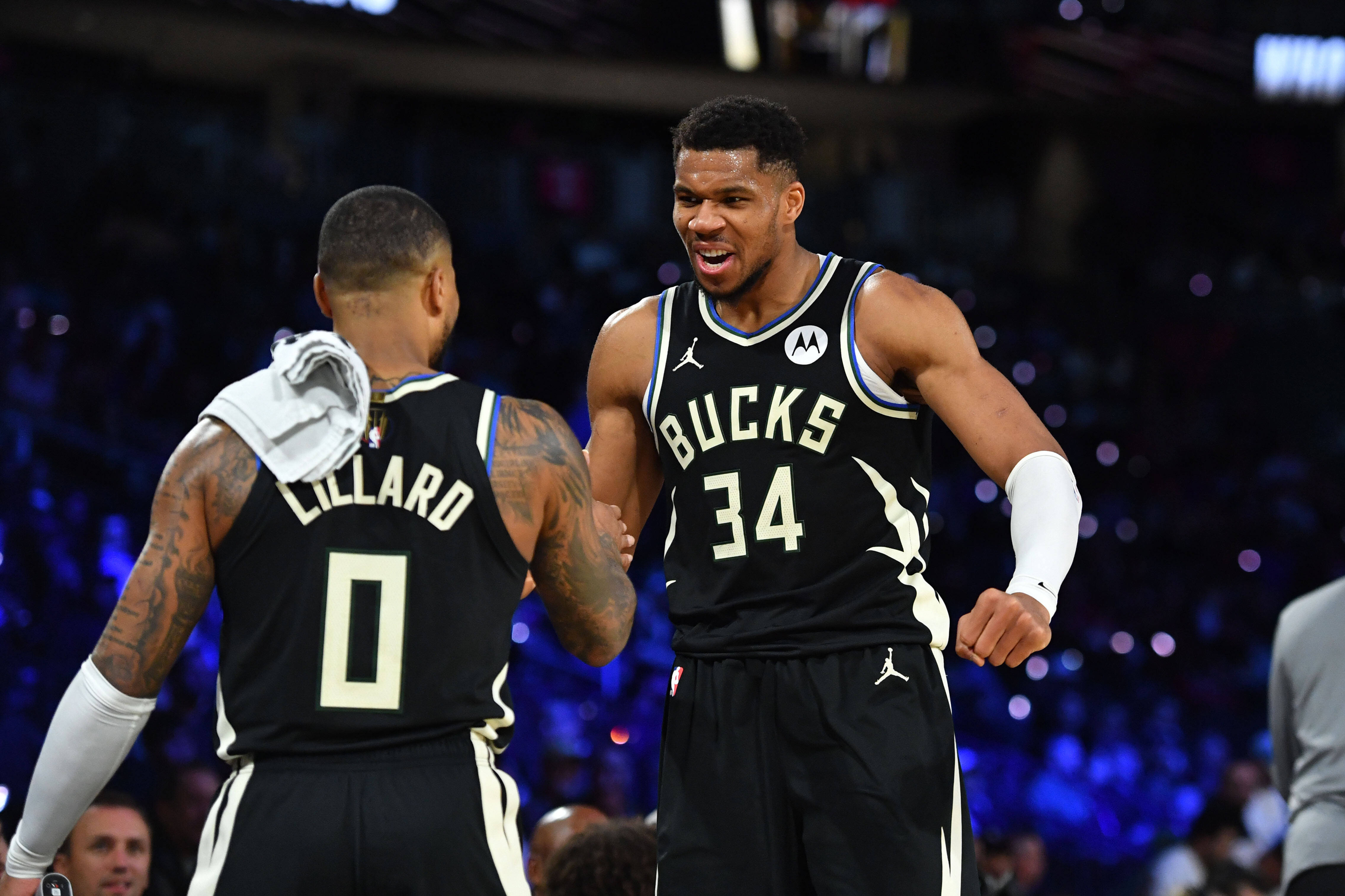 雄鹿主场决胜,字母哥再次证明实力 雄鹿主场决胜,字母哥再次证明实力