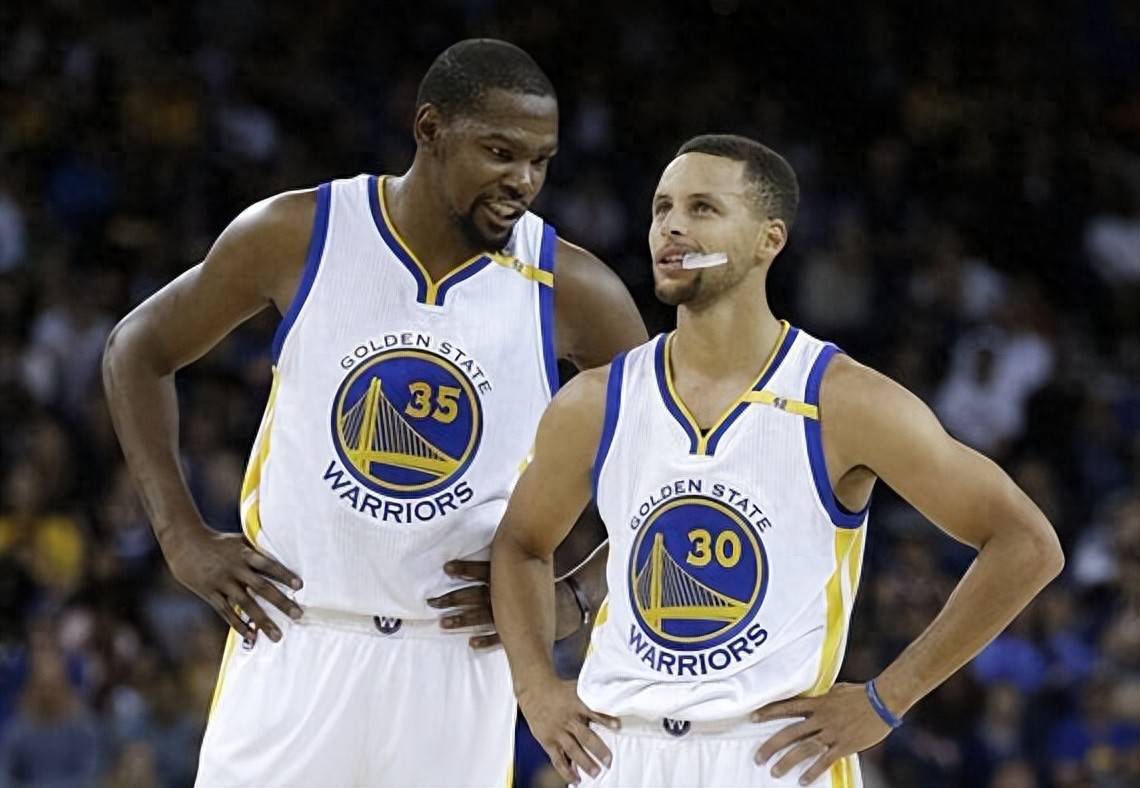 爵士双子星发威，征服国王NBA季前赛