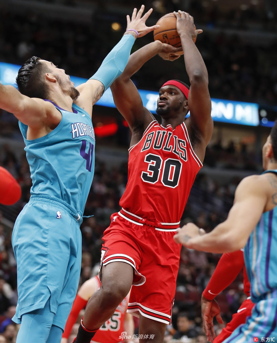 爱游戏网页版登录入口-包含群雄逐鹿：公牛对决黄蜂，对决激烈的词条