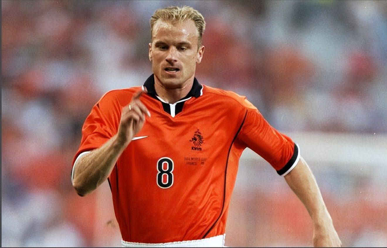 荷兰国家队领先获胜,展现实力 荷兰国家队领先获胜,展现实力