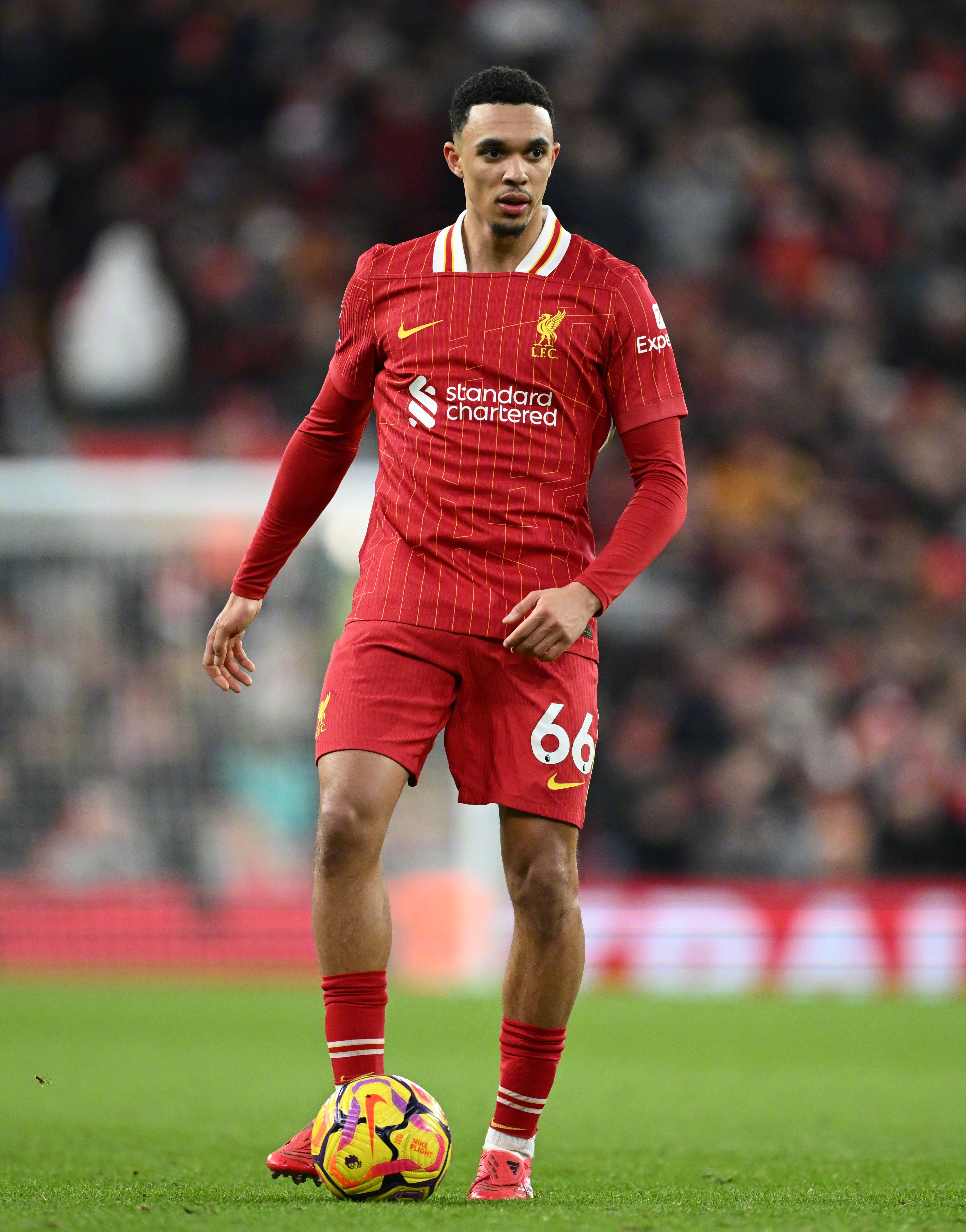 爱游戏官网-利物浦大将阿诺德重返红军首发